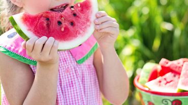 _0008_watermelon-summer-little-girl-eating-watermelon-food
